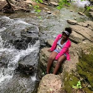 Meet your Posher, Akiaya